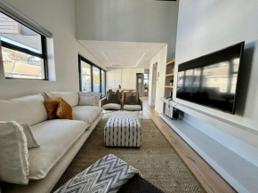 Beautiful Space with views of Lions Head